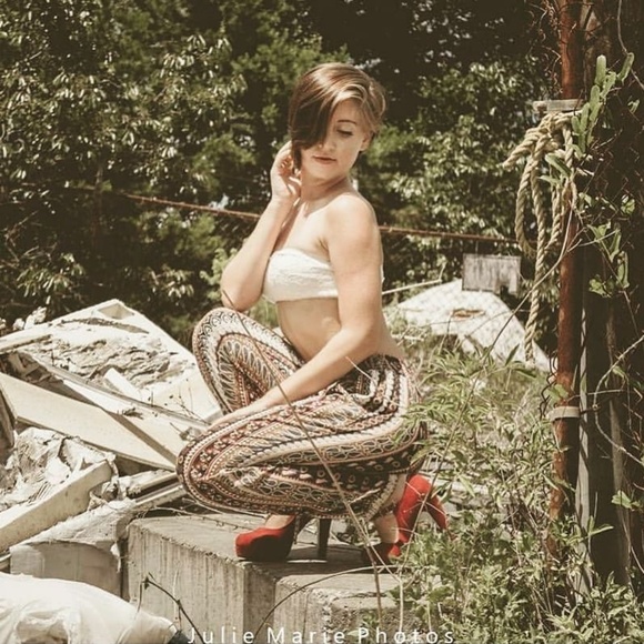 Meet your Posher, Gabrielle - Picture 3 of 3